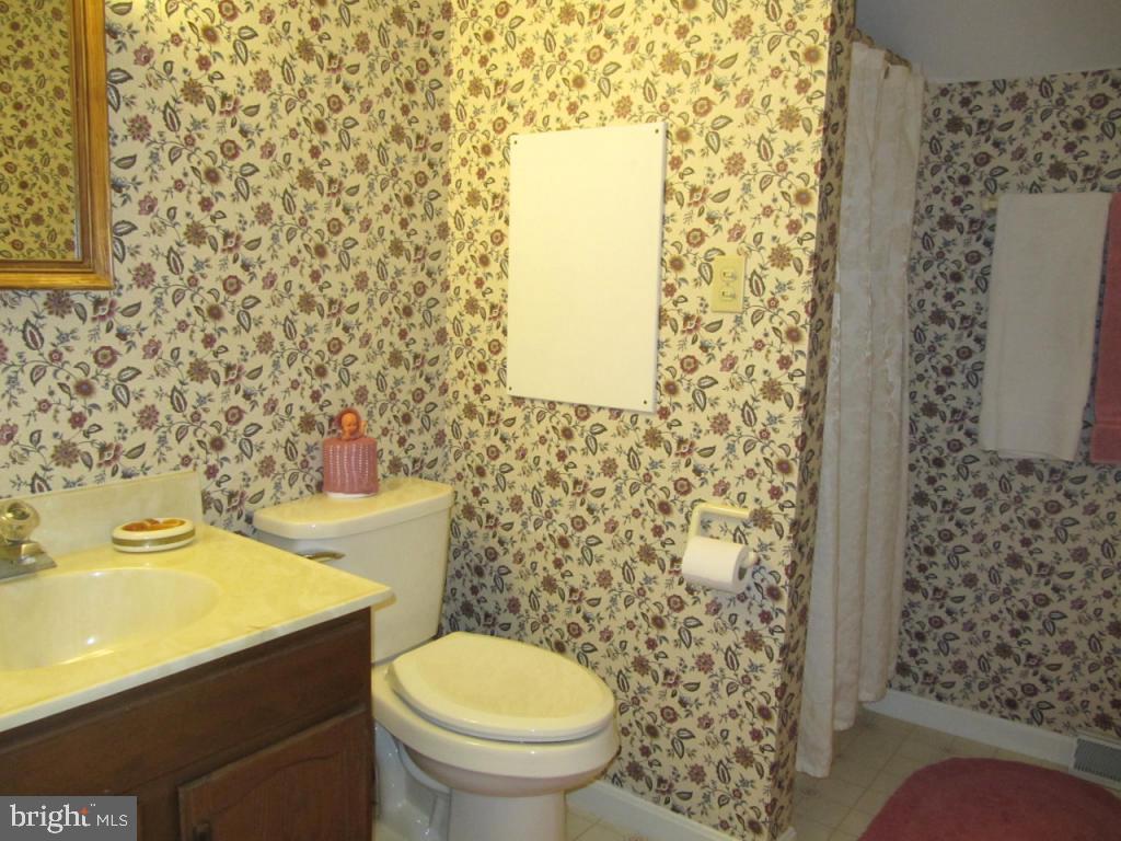 719 Jake Landis Road Lititz, PA 17543 - Photo 15 of 22