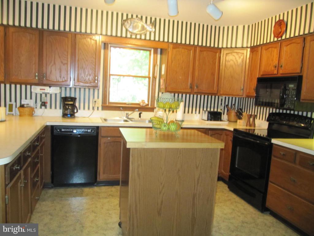 719 Jake Landis Road Lititz, PA 17543 - Photo 4 of 22
