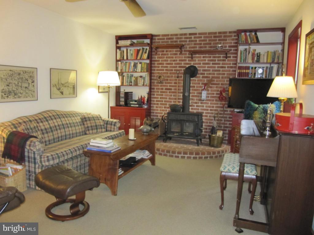 719 Jake Landis Road Lititz, PA 17543 - Photo 6 of 22