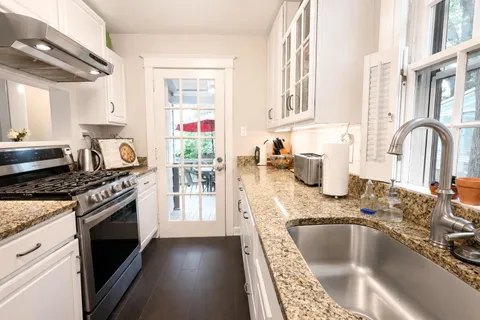 $1,195,000 | 15 East Walnut Street, Alexandria, VA 22301