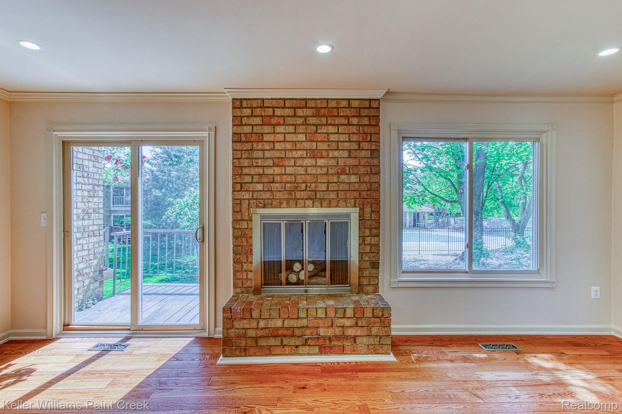 784 Oak Brook Ridge Drive Rochester, MI 48307 - Photo 9 of 23 Gallery Image 9