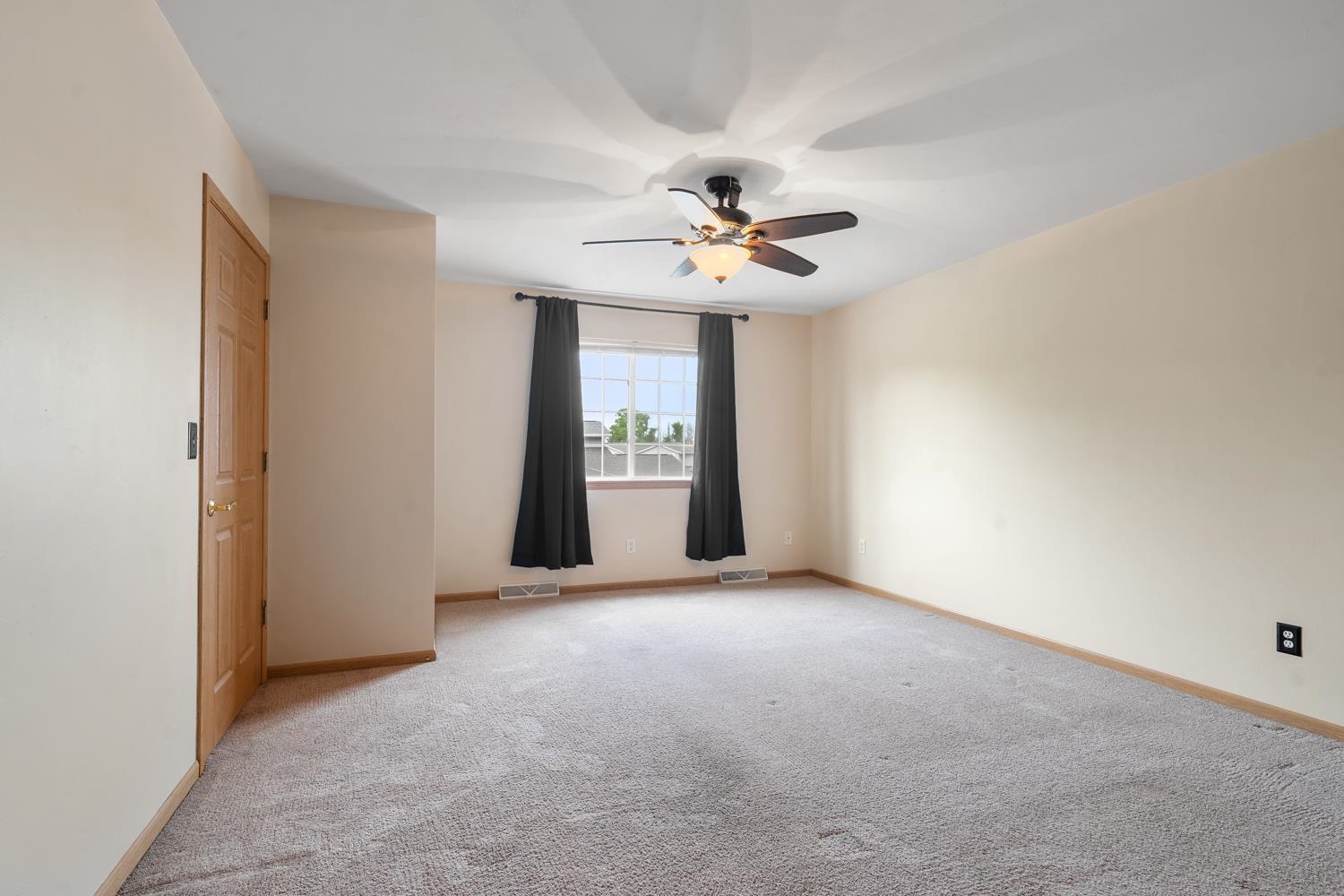 2551 Telluride Trail, Unit F Green Bay, WI 54313 - Photo 14 of 26