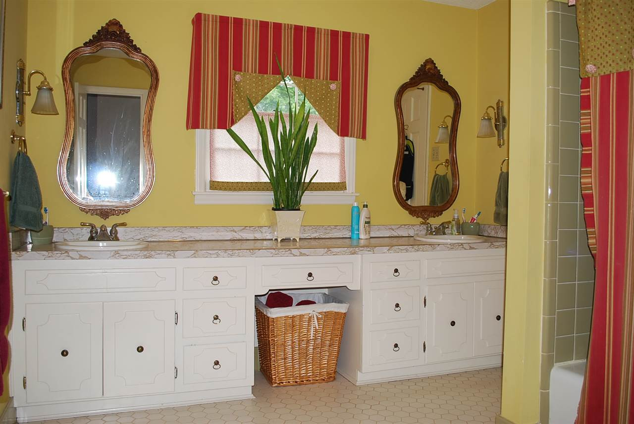 4906 Brookhaven Drive Raleigh, NC 27612 - Photo 16 of 25 Photo 16