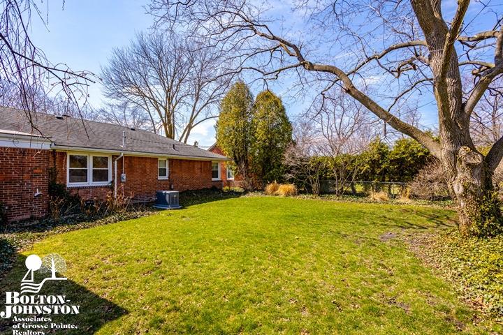 412 Lexington Road Grosse Pointe Farms, MI 48236 - Photo 7 of 43