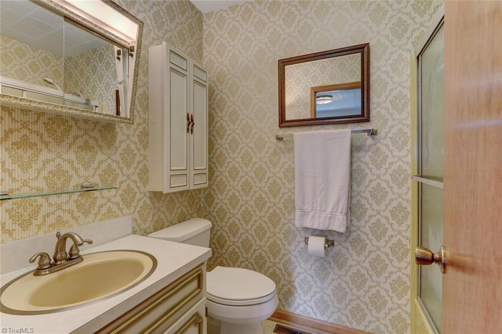 125 South Edgewood Road Eden, NC 27288 - Photo 17 of 27 Gallery Image 17