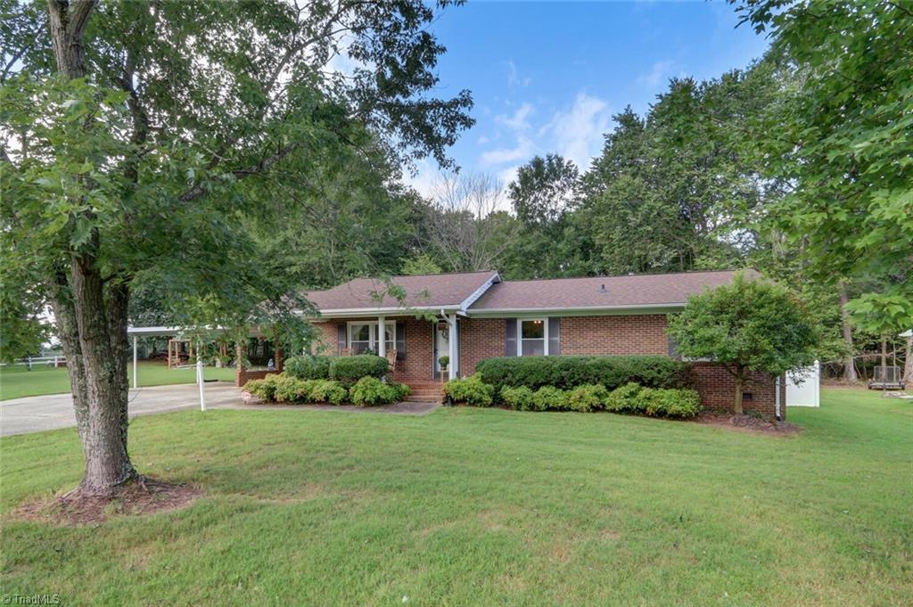 125 South Edgewood Road Eden, NC 27288 - Photo 5 of 27 Gallery Image 5
