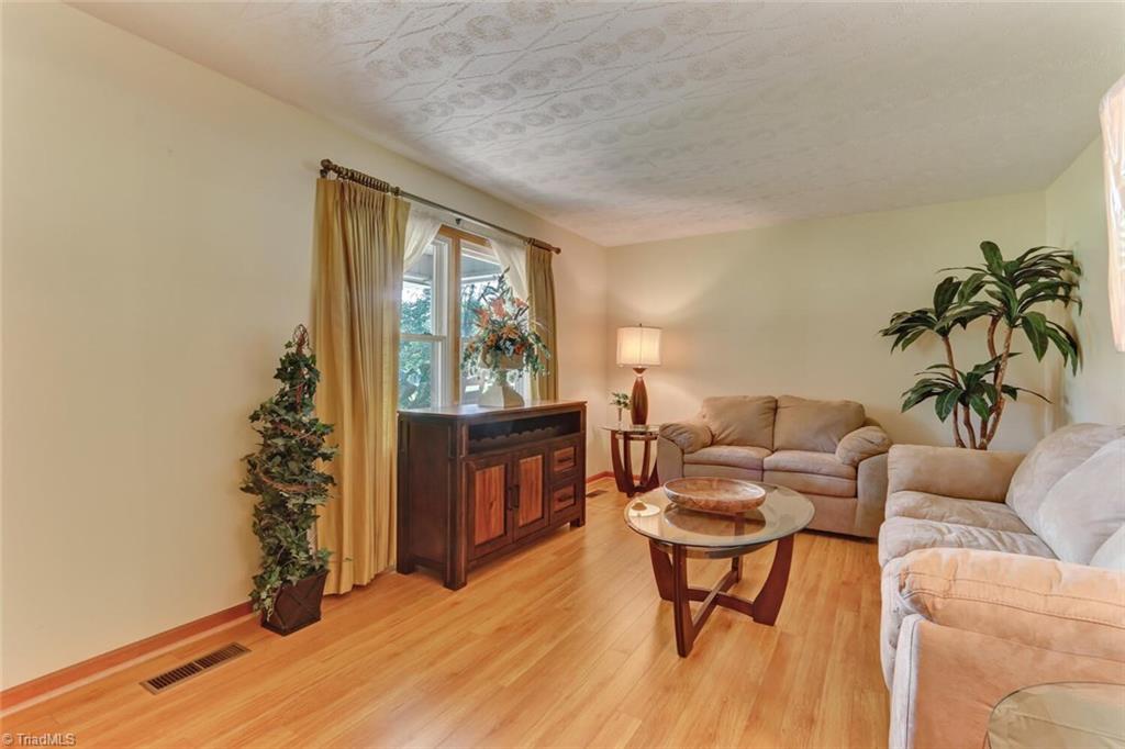 125 South Edgewood Road Eden, NC 27288 - Photo 7 of 27 Gallery Image 7