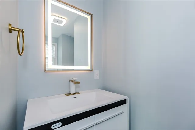 $529,000 | 604 Smithfield Road, North Providence, RI 02904