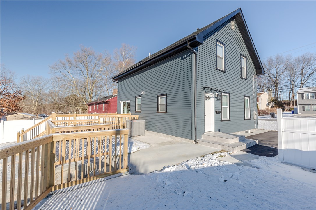 604 Smithfield Road North Providence, RI 02904 - Photo 3 of 40