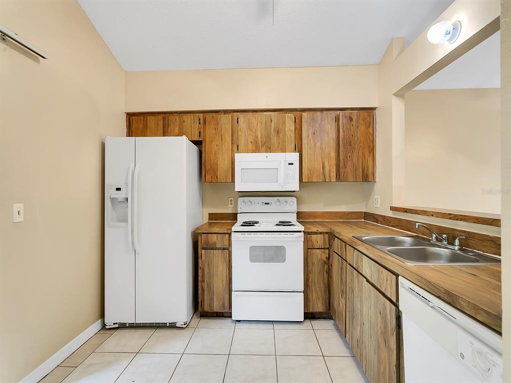 10425 Riva Ridge Trail Orlando, FL 32817 - Photo 5 of 13 Gallery Image 5