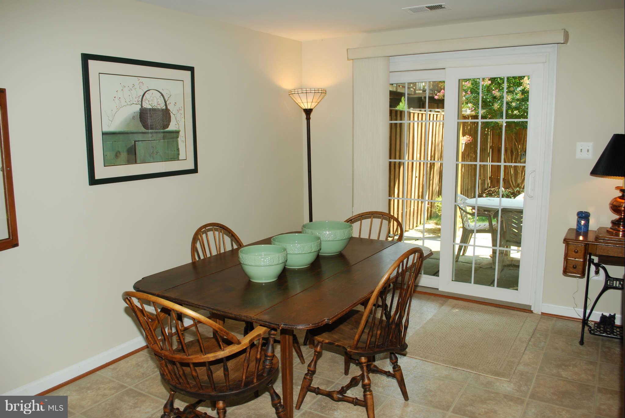 6361 English Ivy Way Springfield, VA 22152 - Photo 21 of 25 Family Room
