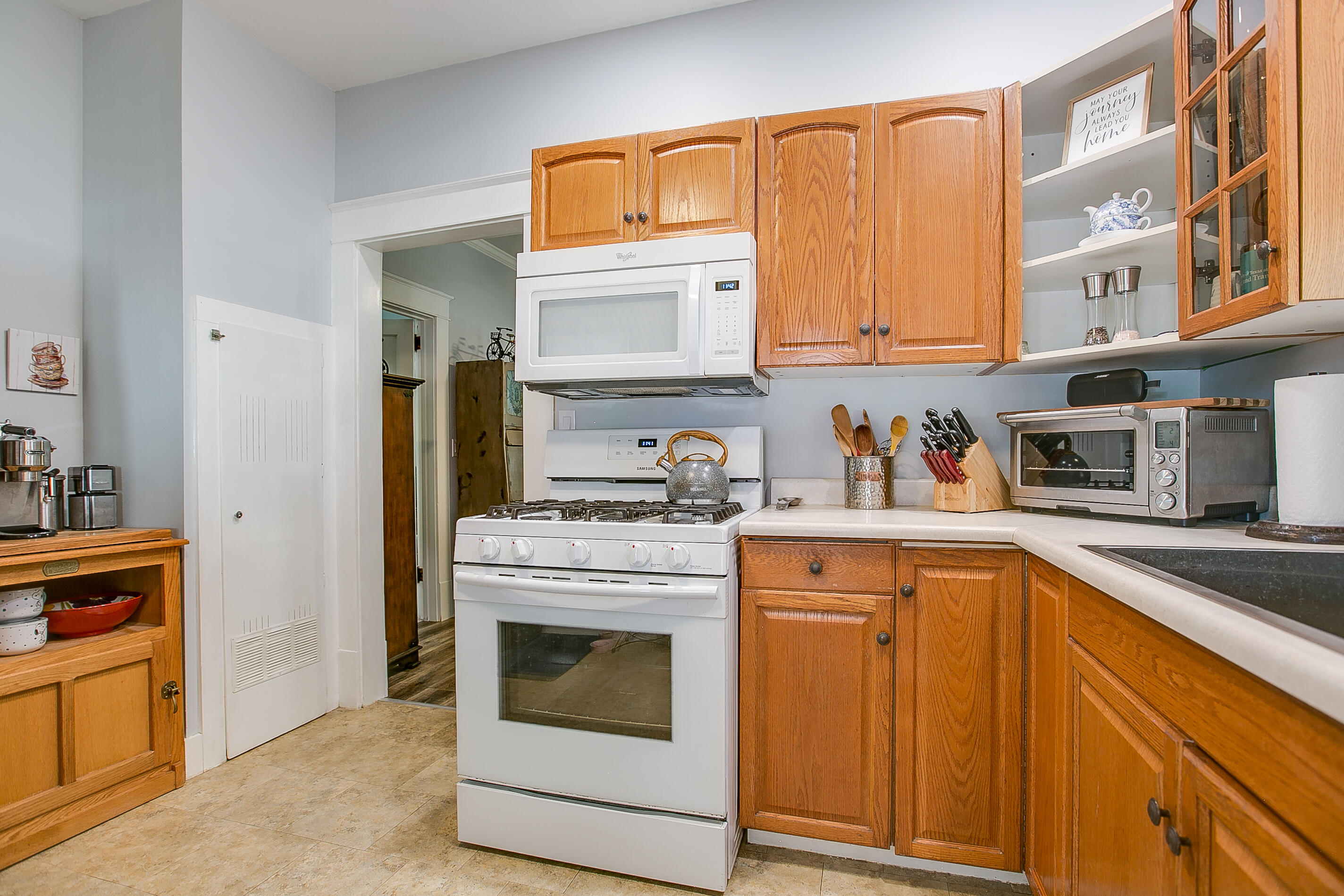 304 North 8th Street Ballinger, TX 76821 - Photo 12 of 26 6L4A3113Blended