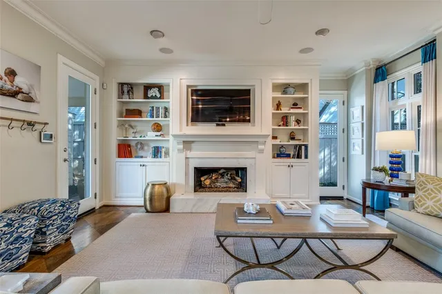 $2,600,000 | 7031 Lakeshore Drive, Dallas, TX 75214