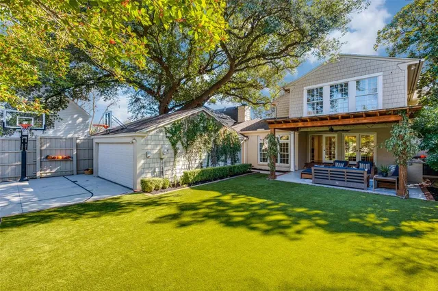 $2,600,000 | 7031 Lakeshore Drive, Dallas, TX 75214