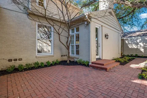 $2,600,000 | 7031 Lakeshore Drive, Dallas, TX 75214