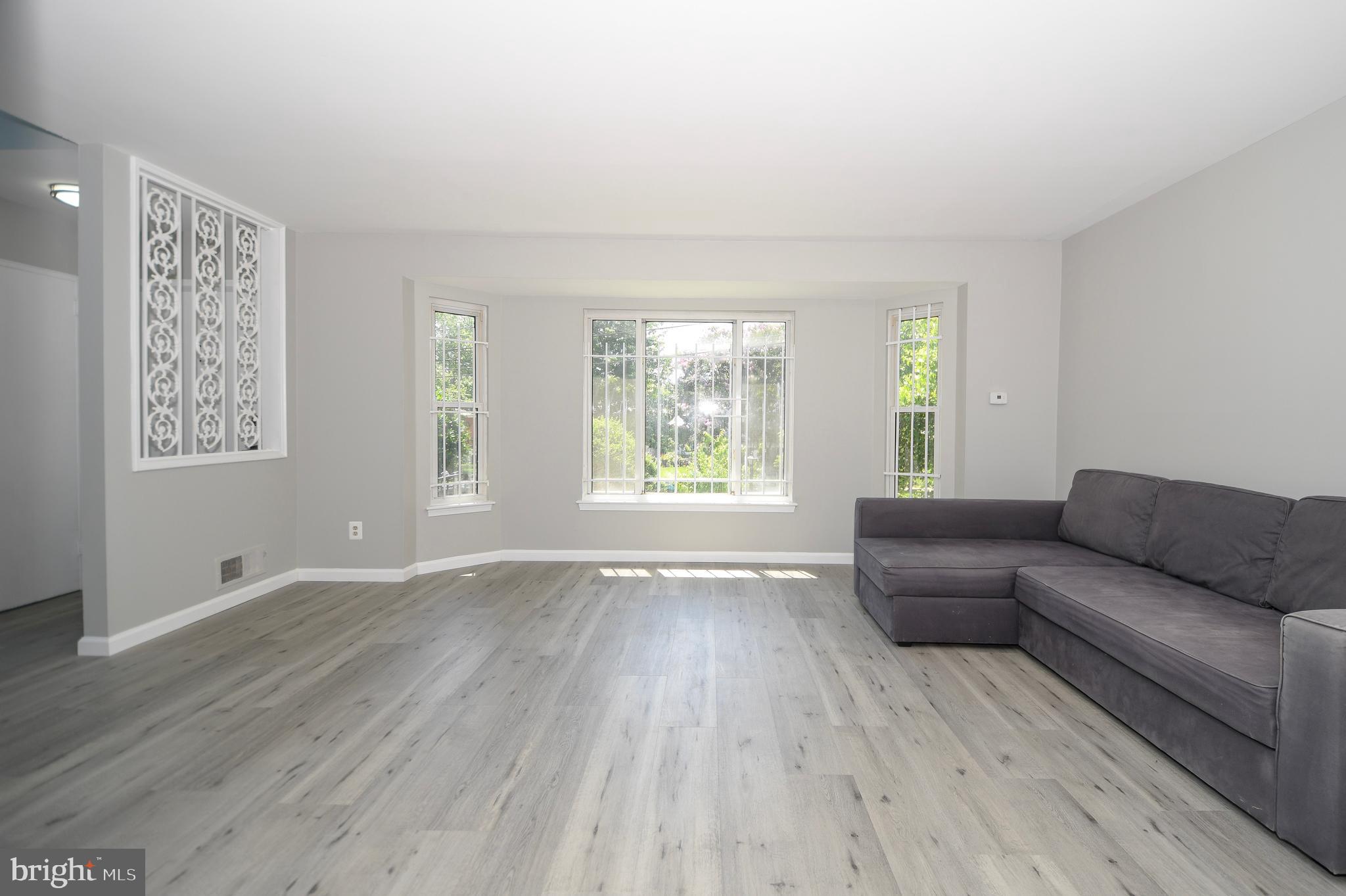 2016 Cascade Road Silver Spring, MD 20902 - Photo 13 of 80