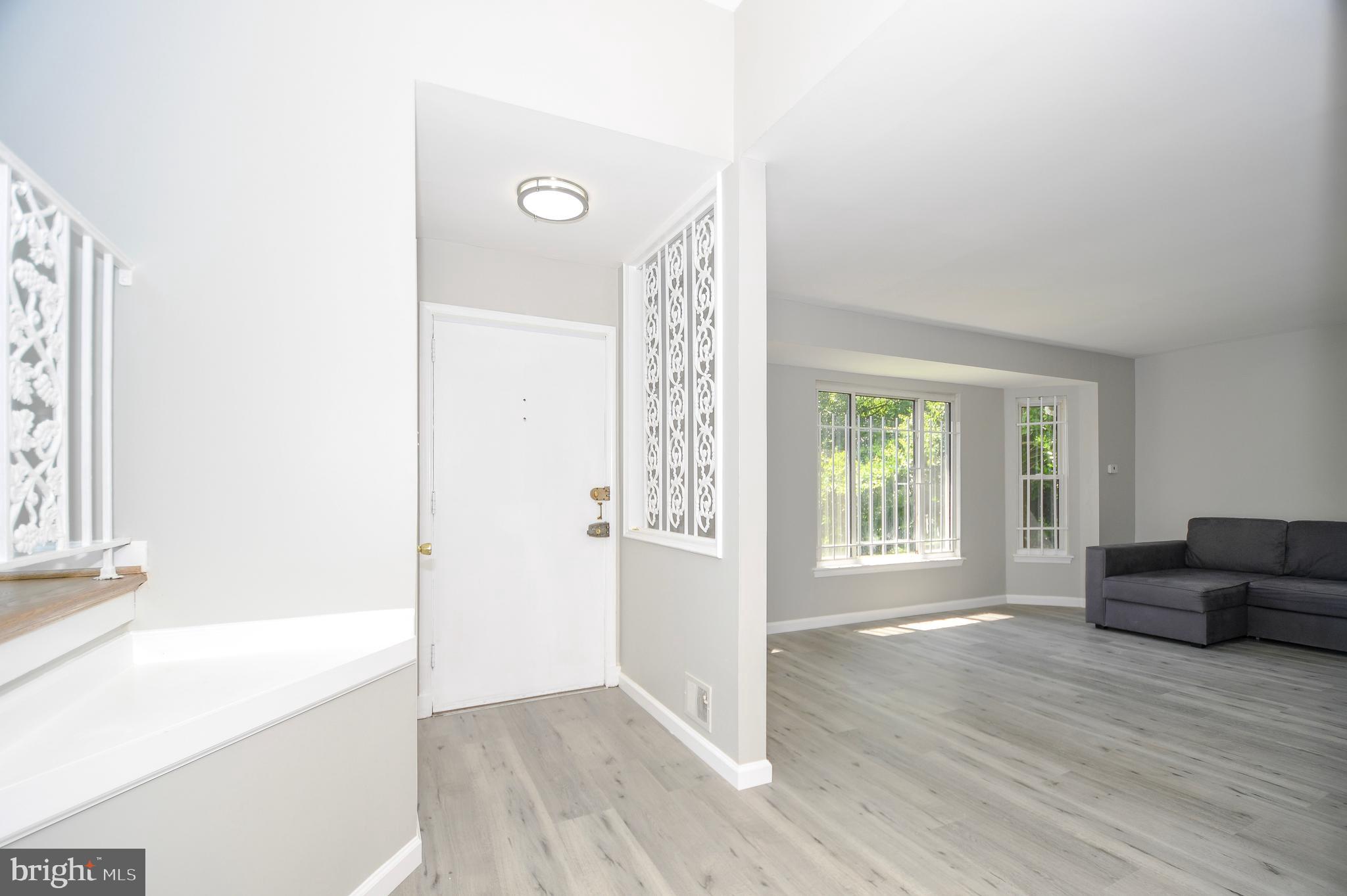 2016 Cascade Road Silver Spring, MD 20902 - Photo 6 of 80