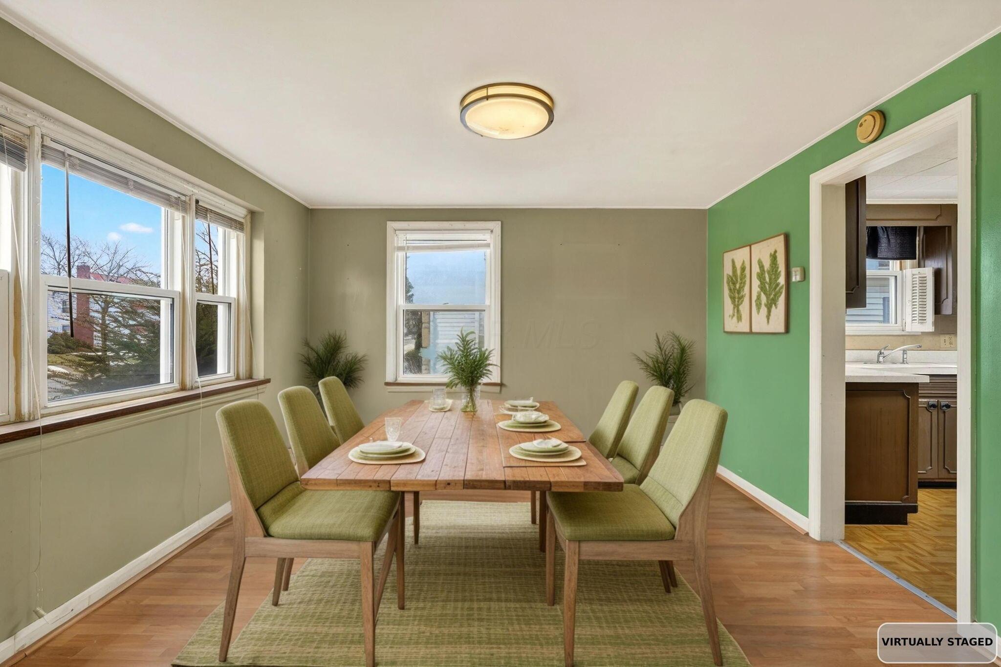 575 Chestershire Road Columbus, OH 43204 - Photo 4 of 29 575 Chestershire Rd Dining Room Virtuall