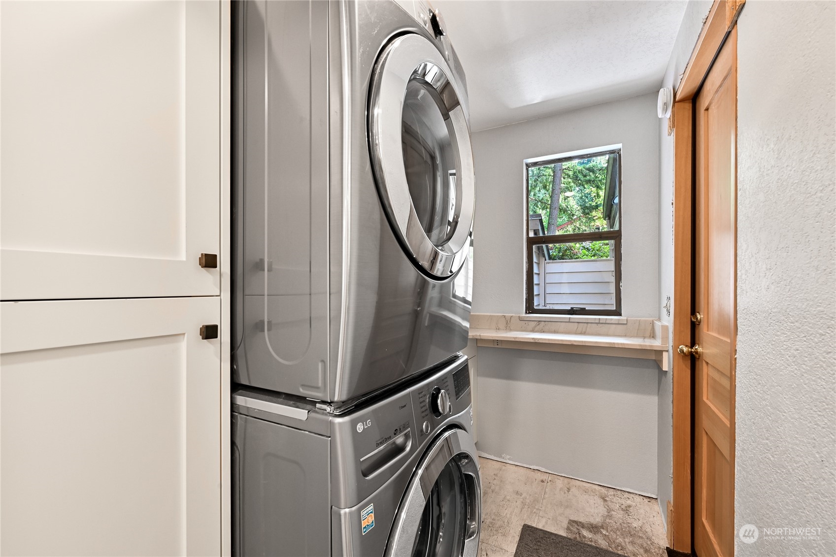 615 Canyon View Road Bellingham, WA 98225 - Photo 32 of 39 a utility room with dryer and washer