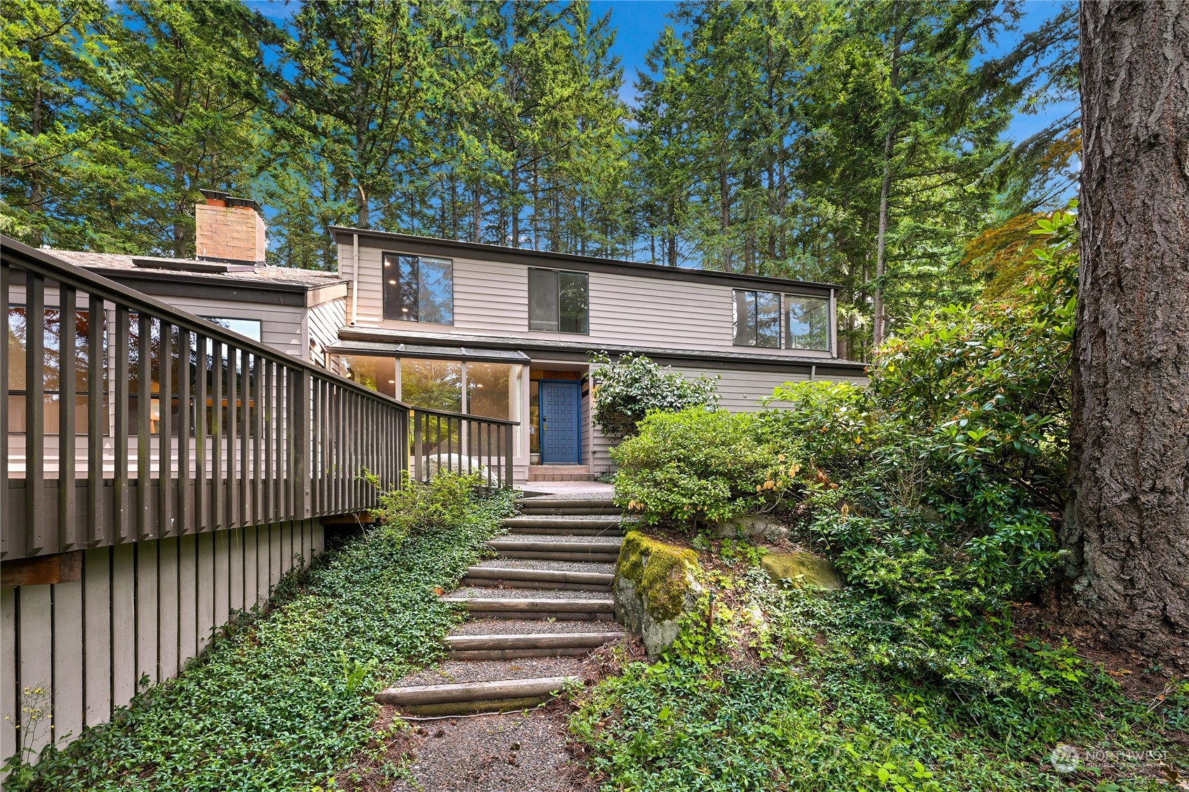 615 Canyon View Road Bellingham, WA 98225 - Photo 37 of 39 a view of a house with a small yard