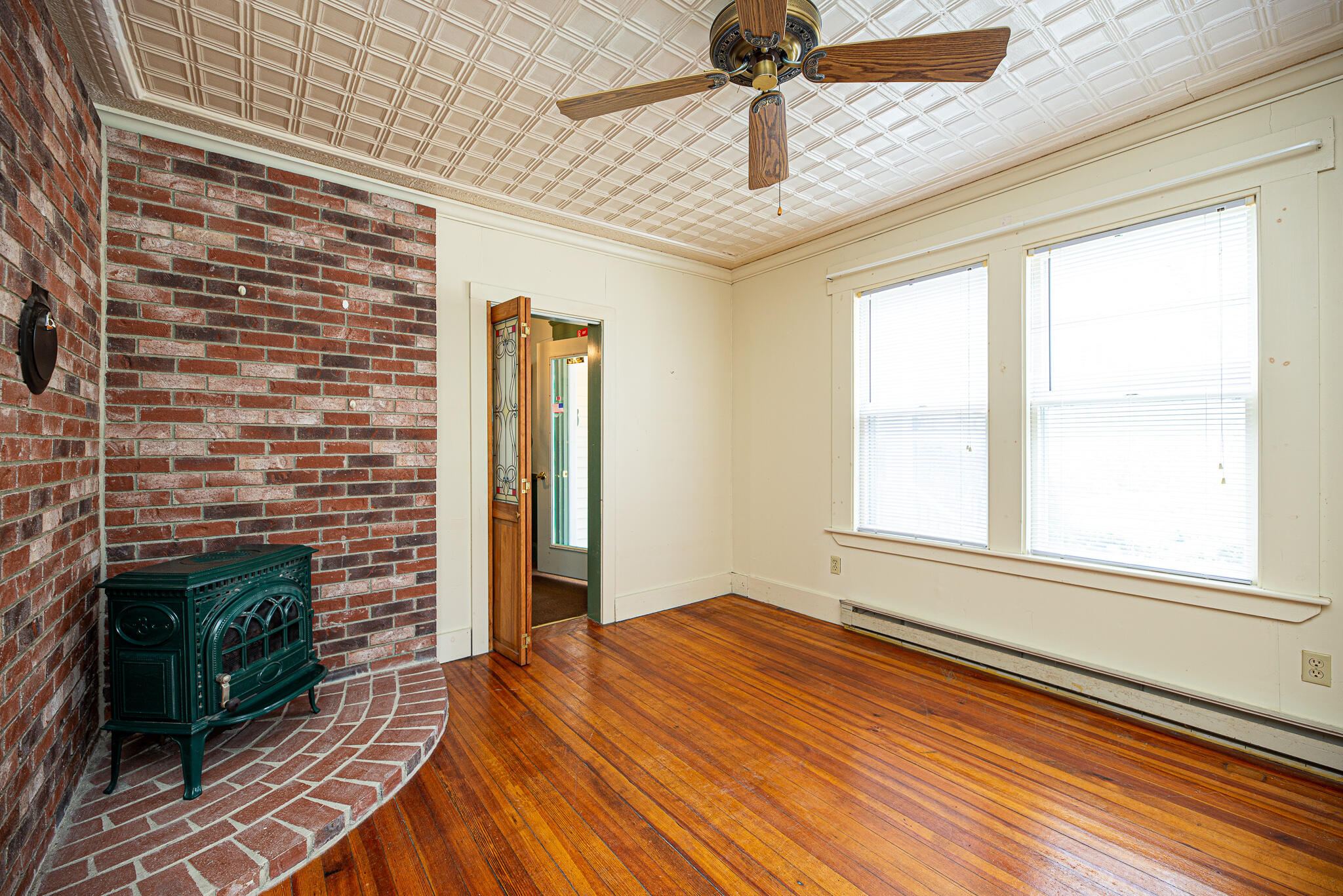 108 Main Street Ogunquit, ME 03907 - Photo 22 of 68 Living Room