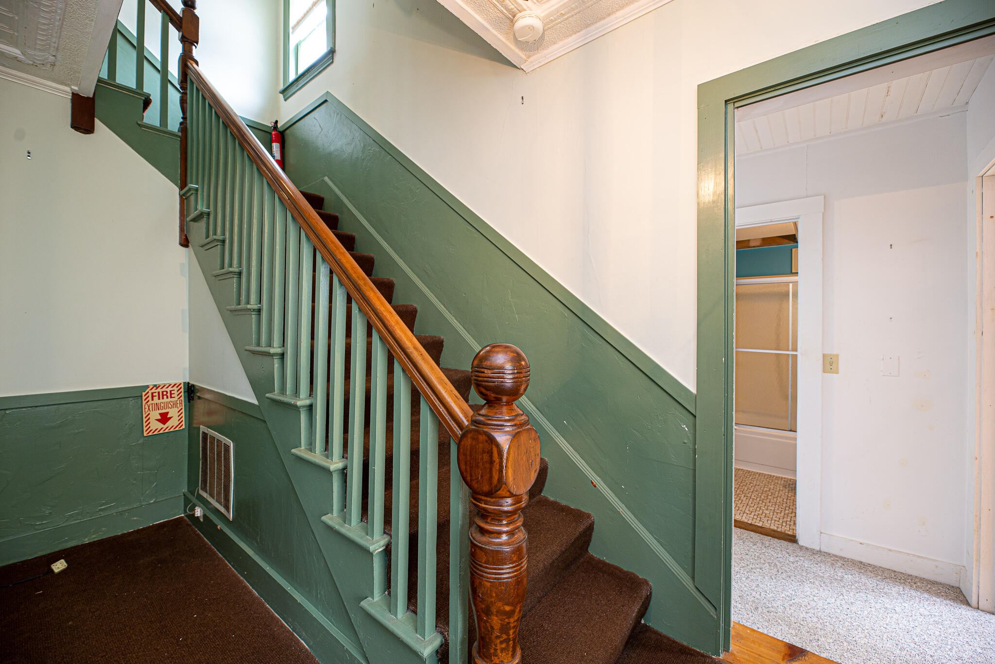 108 Main Street Ogunquit, ME 03907 - Photo 28 of 68 Foyer