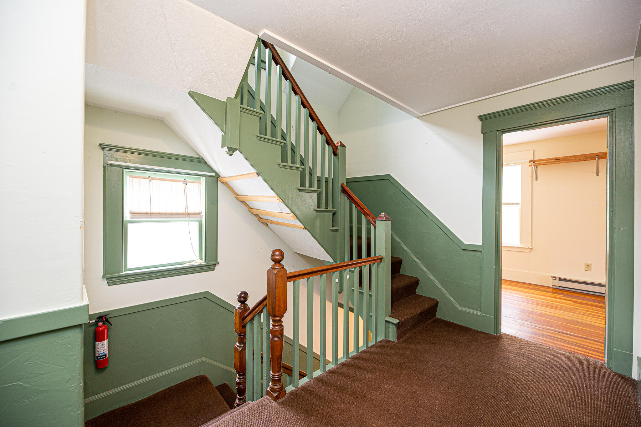 108 Main Street Ogunquit, ME 03907 - Photo 36 of 68 2nd FL Landing