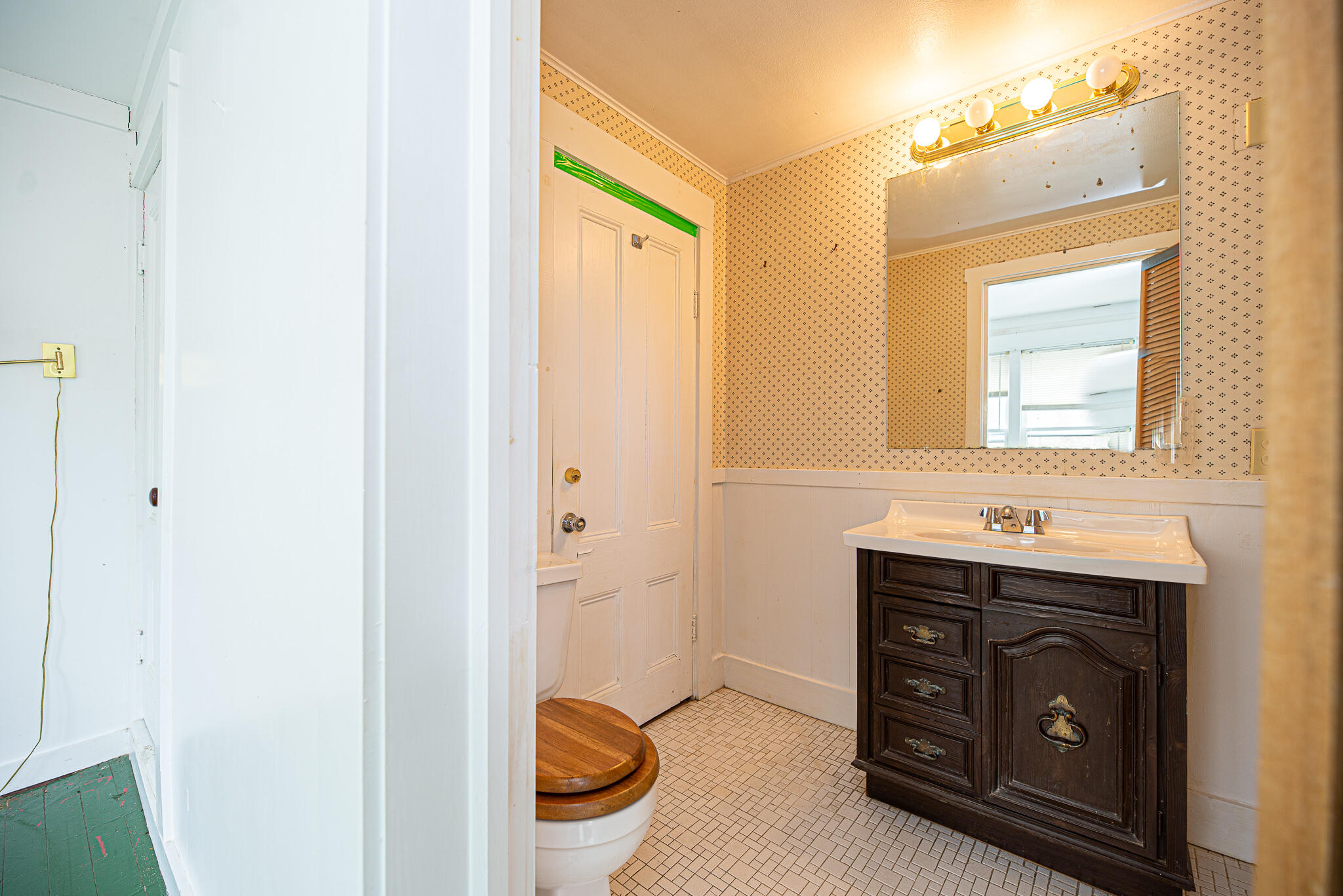 108 Main Street Ogunquit, ME 03907 - Photo 60 of 68 Exterior Room Bath