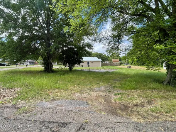$10,000 | 661 East Chatham Drive, Greenville, MS 38701