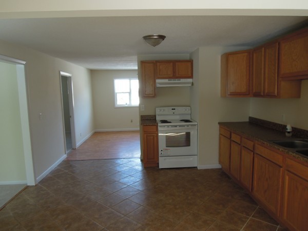 117 Vincent Street Springfield, MA 01129 - Photo 5 of 21