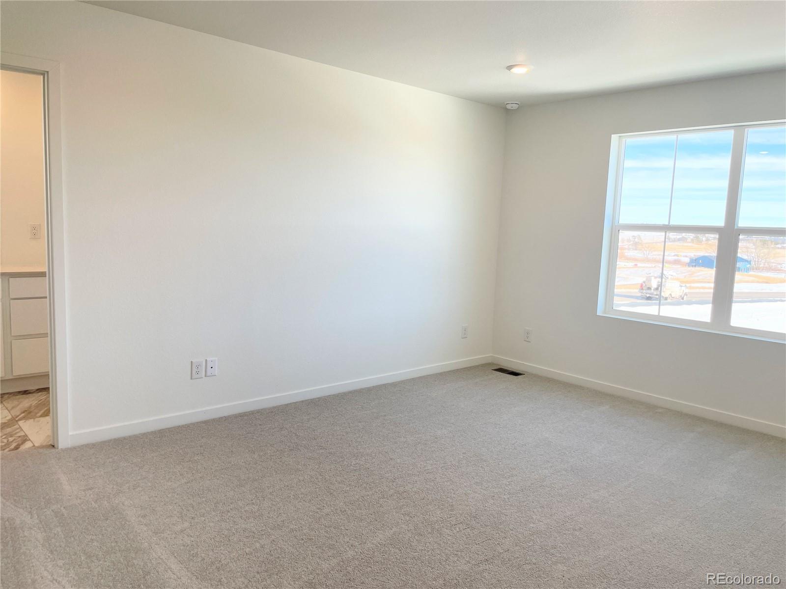 888 Yankee Boy Loop Elizabeth, CO 80107 - Photo 4 of 19