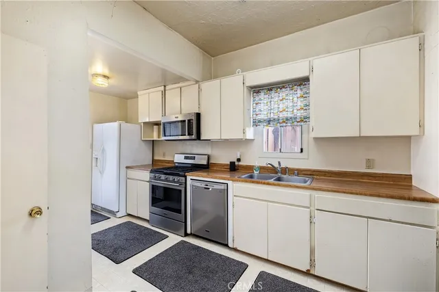 $888,000 | 421 West Colorado Boulevard, Monrovia, CA 91016