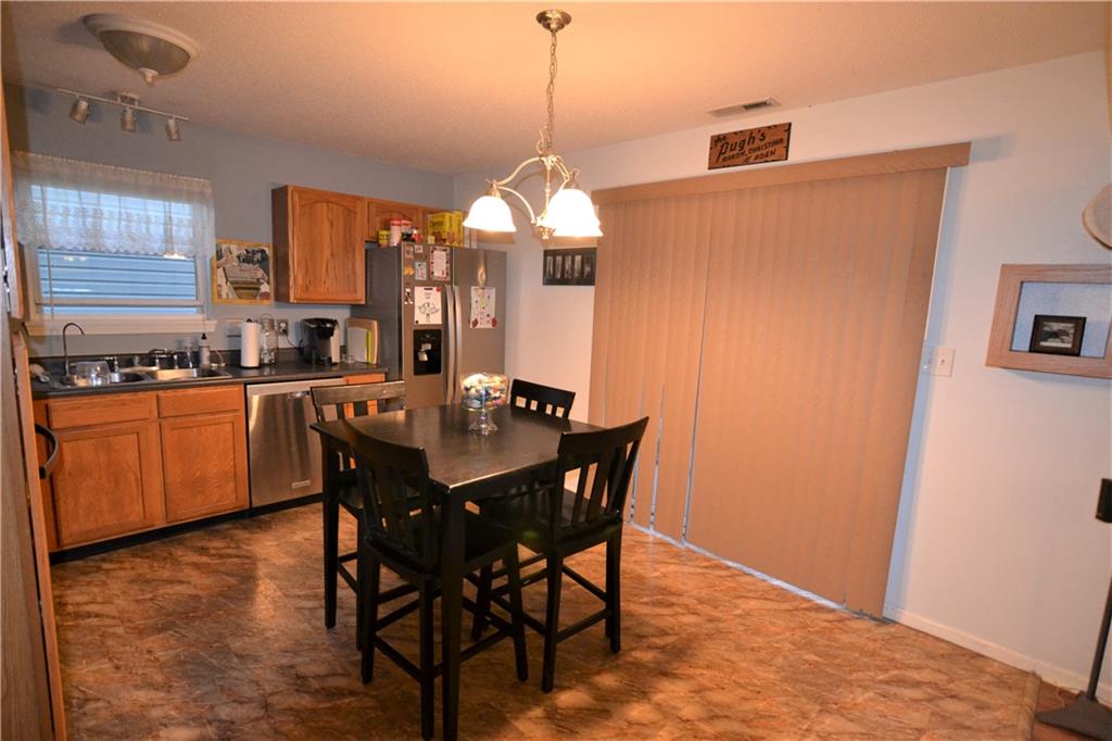 652 Sun Ridge Boulevard Avon, IN 46123 - Photo 3 of 14 Gallery Image 3