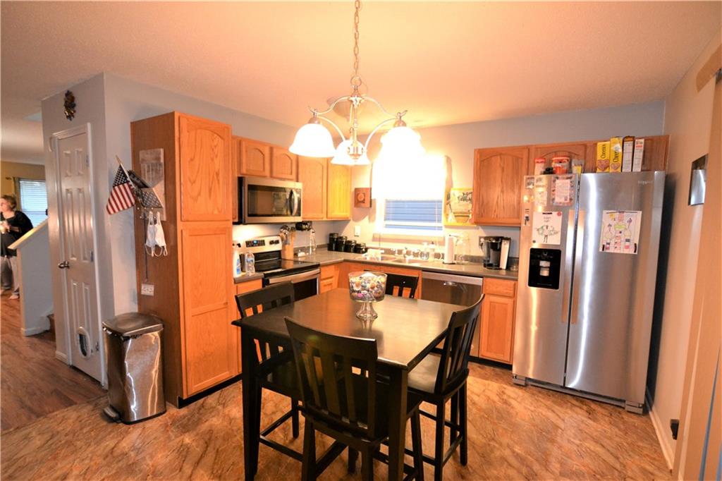 652 Sun Ridge Boulevard Avon, IN 46123 - Photo 4 of 14 Gallery Image 4