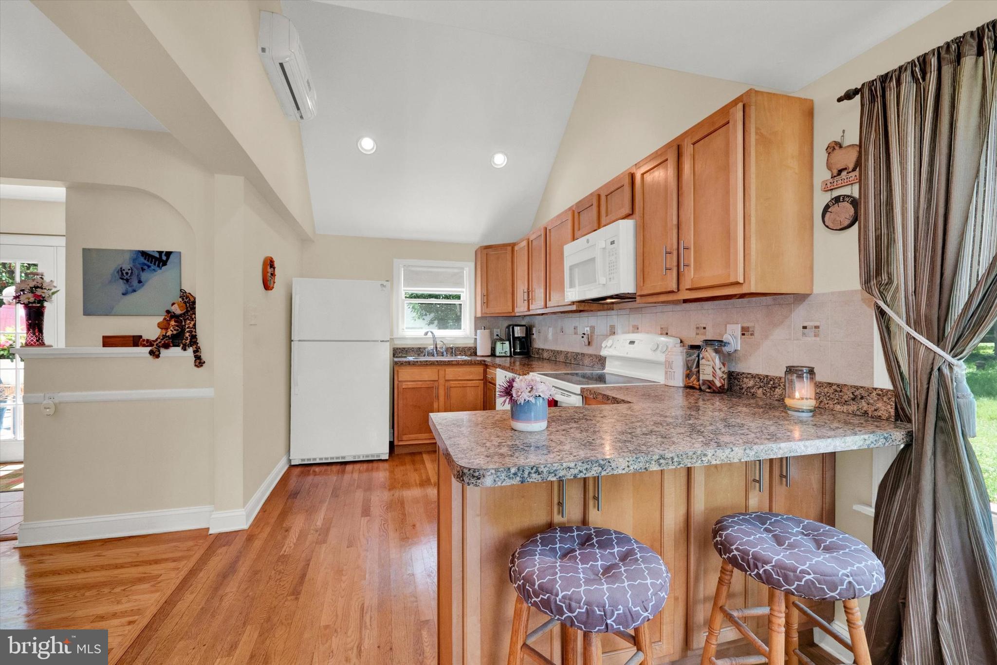 37 Kingsley Road Owings Mills, MD 21117 - Photo 8 of 29 Breakfast Bar