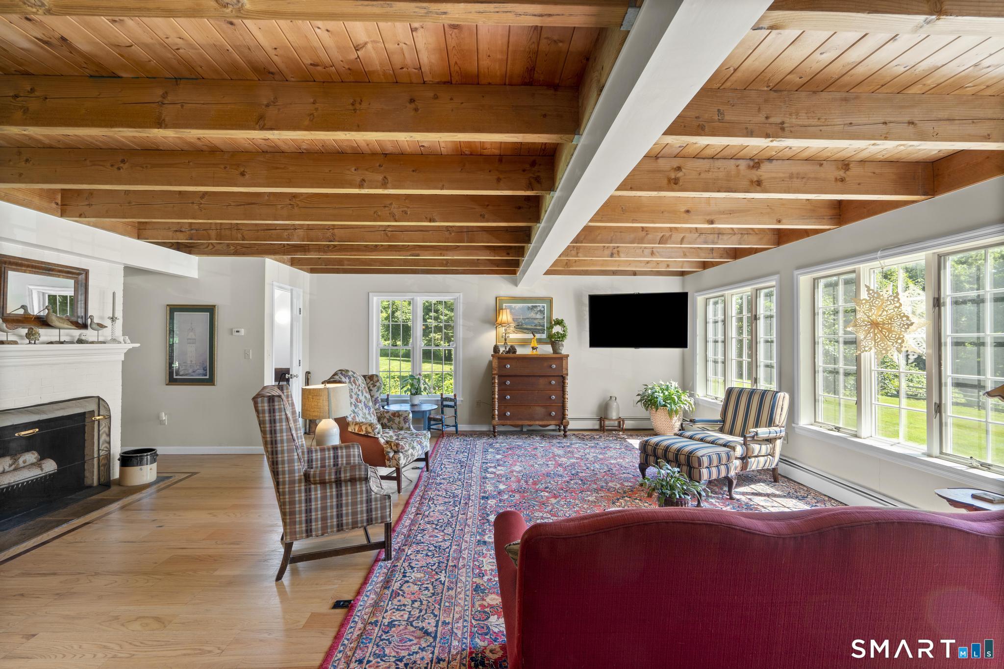 13 Woodchuck Hill Road Simsbury, CT 06092 - Photo 10 of 40 Gallery Image 10