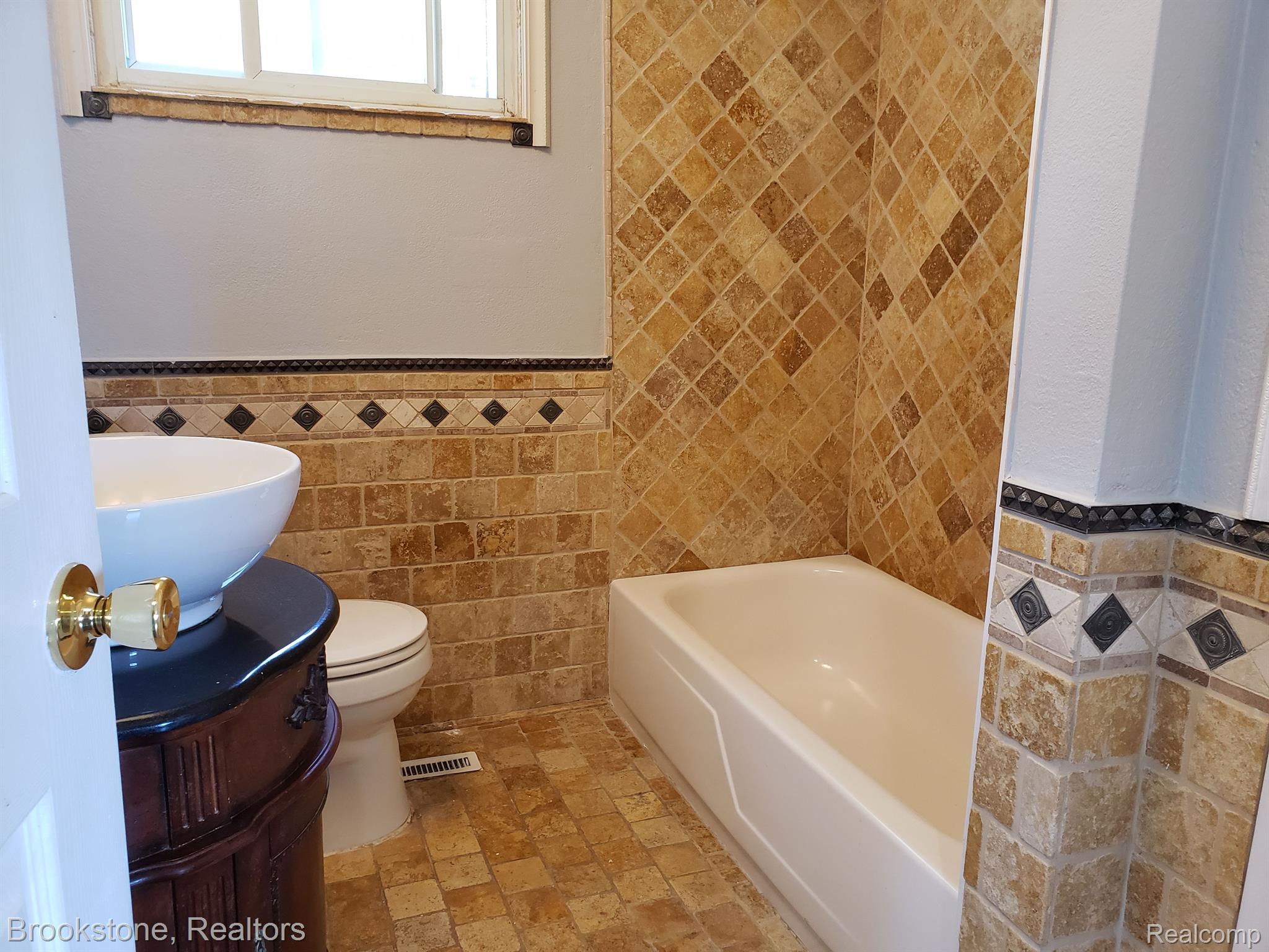 8044 Harris Road Millington, MI 48746 - Photo 9 of 14 Gallery Image 9