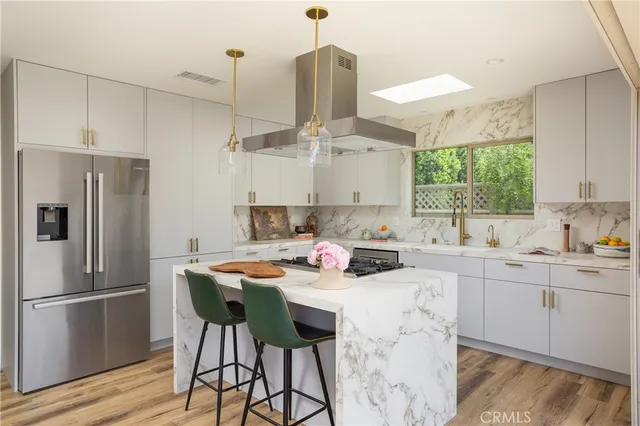 $13,000 | 212 East 19th Street, Costa Mesa, CA 92627