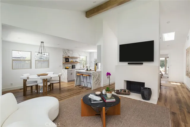 $13,000 | 212 East 19th Street, Costa Mesa, CA 92627