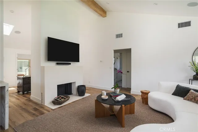 $13,000 | 212 East 19th Street, Costa Mesa, CA 92627