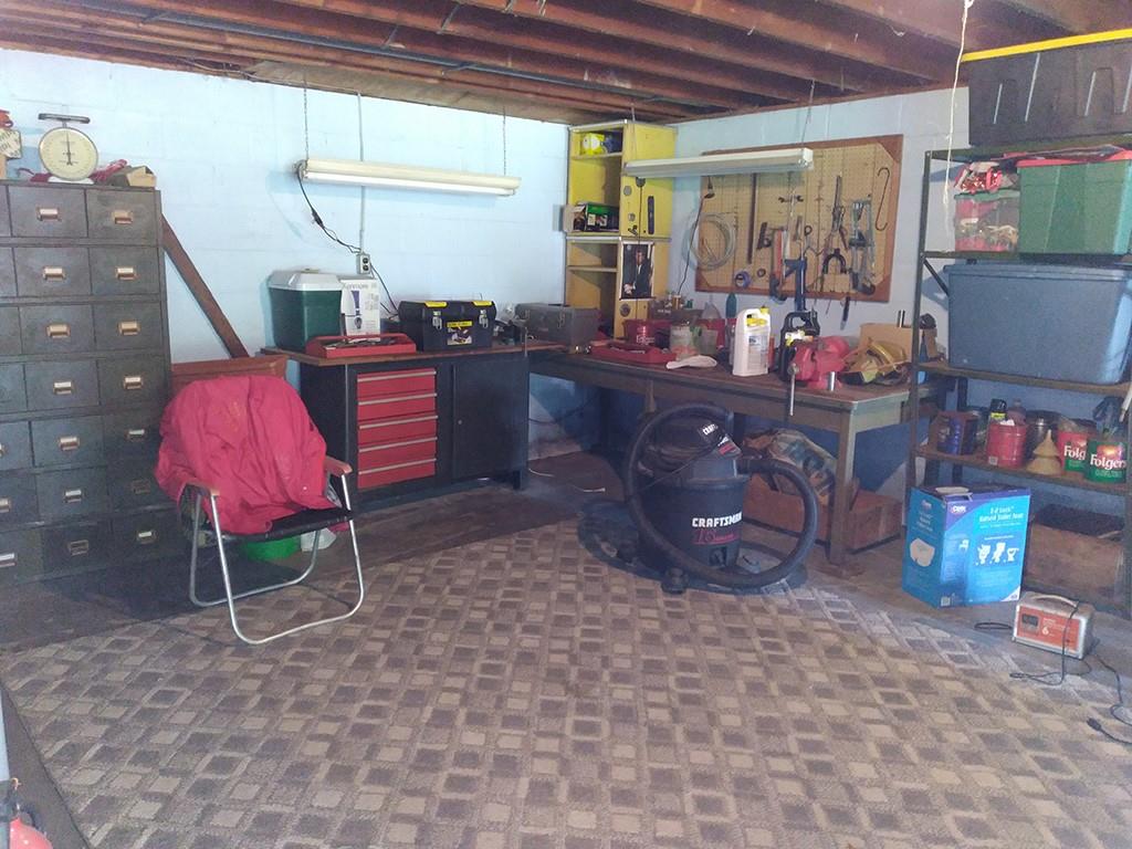 392 Riverview Road Clarksburg, PA 15725 - Photo 11 of 16 Garage