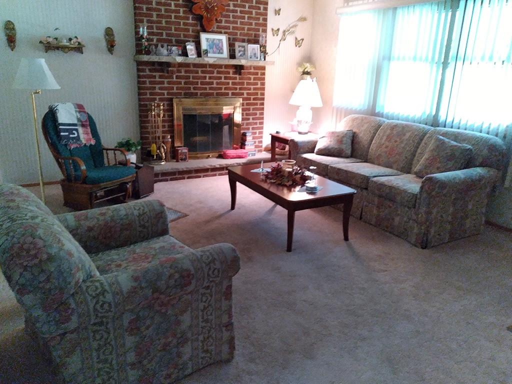 392 Riverview Road Clarksburg, PA 15725 - Photo 3 of 16 Living Room
