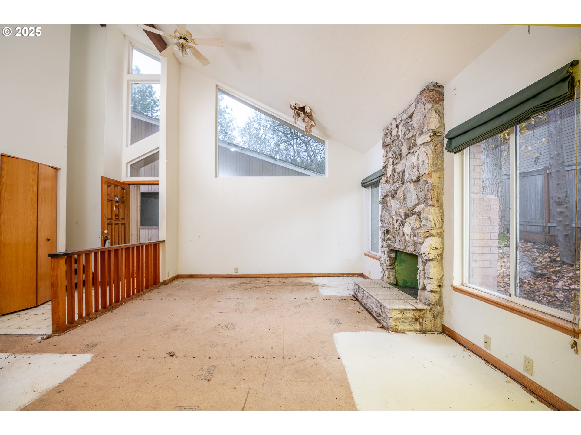 3845 Wilshire Lane Eugene, OR 97405 - Photo 18 of 35 a view of an empty room with a window