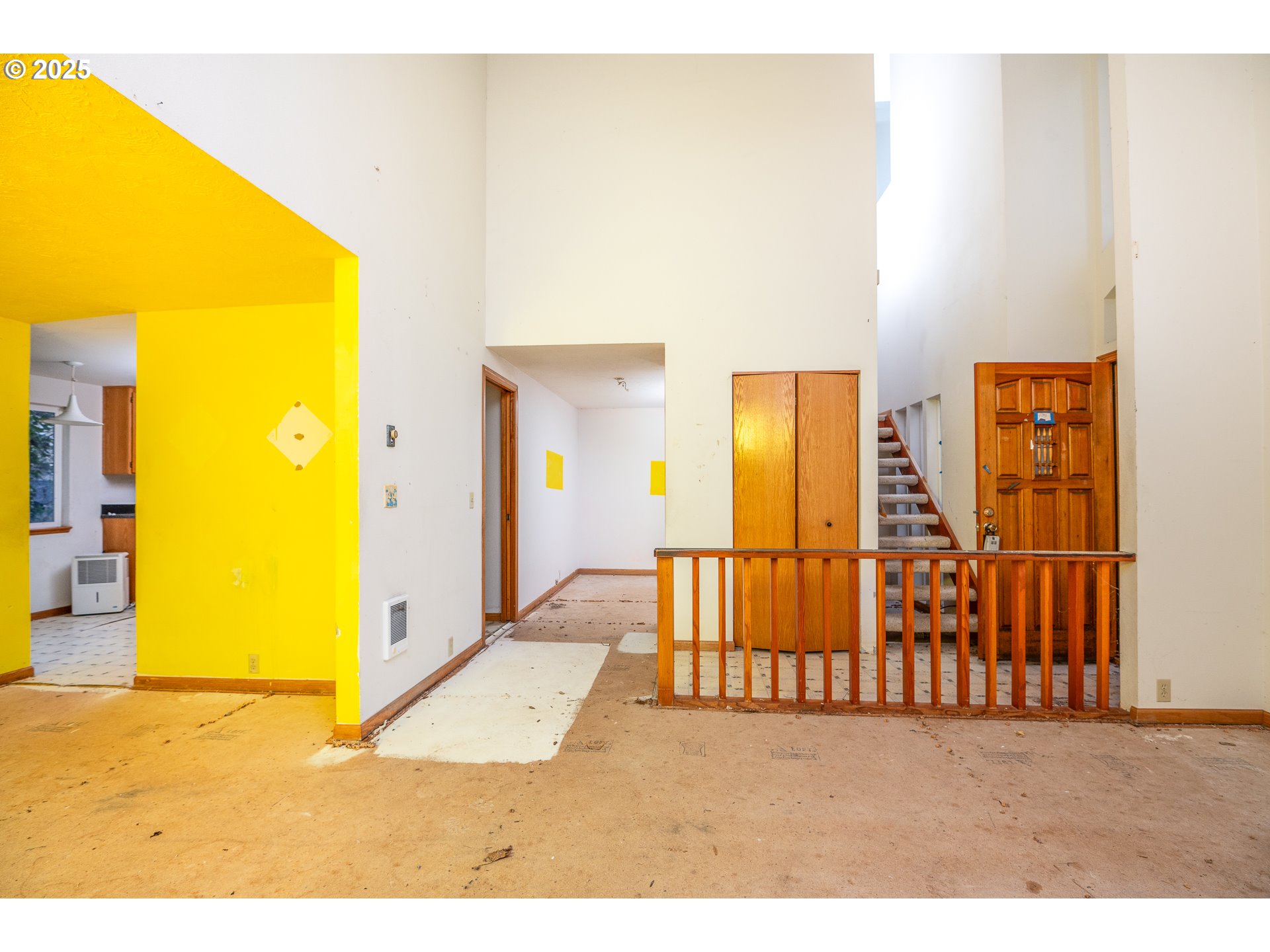 3845 Wilshire Lane Eugene, OR 97405 - Photo 20 of 35 a view of an front door