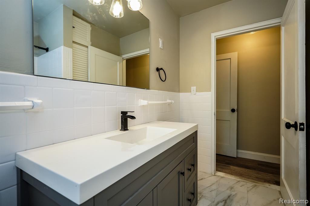 24154 Rougecrest Road Southfield, MI 48033 - Photo 62 of 84