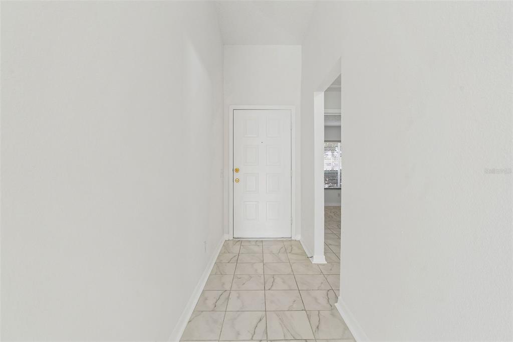 1504 Silktree Court Brandon, FL 33511 - Photo 4 of 26 a view of a hallway