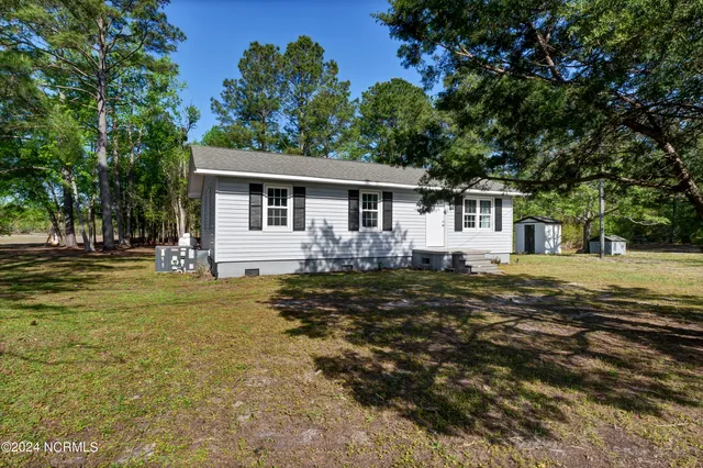 $1,700 | 201 Shaw Highway, Rocky Point, NC 28457