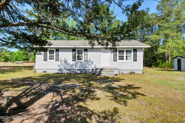 $1,700 | 201 Shaw Highway, Rocky Point, NC 28457