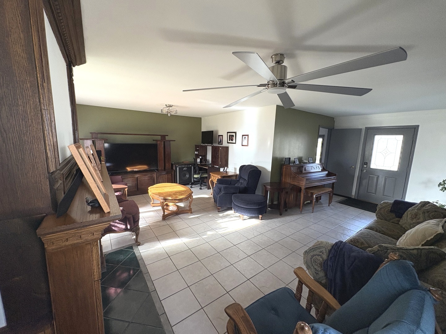 631 Bent Street Elgin, IL 60120 - Photo 11 of 43