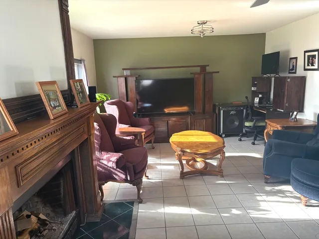 $365,000 | 631 Bent Street, Elgin, IL 60120